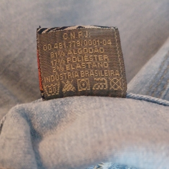 VO JEANS Blue Ankle Cropped Distressed Jeans - Picture 13 of 14